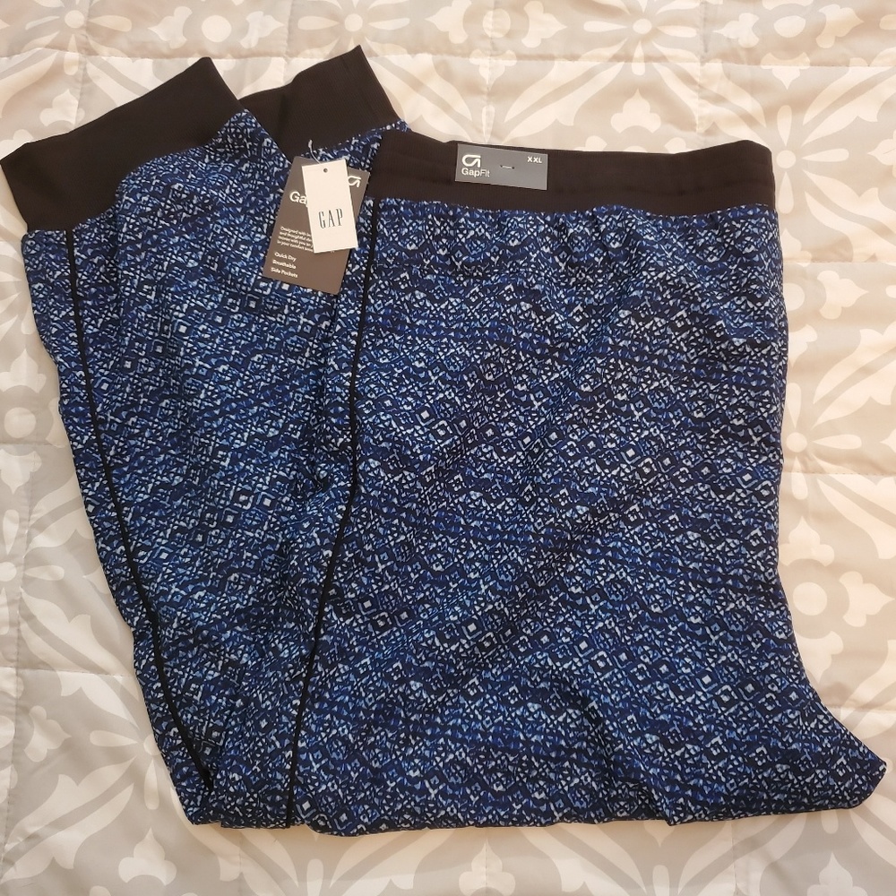 Gapfit Studio side striped joggers NWT